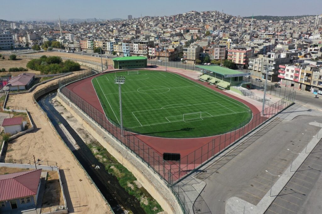 MEHMET HAYRİ ÖZKEÇECİ STADYUMU